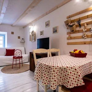  Apartment Valdi