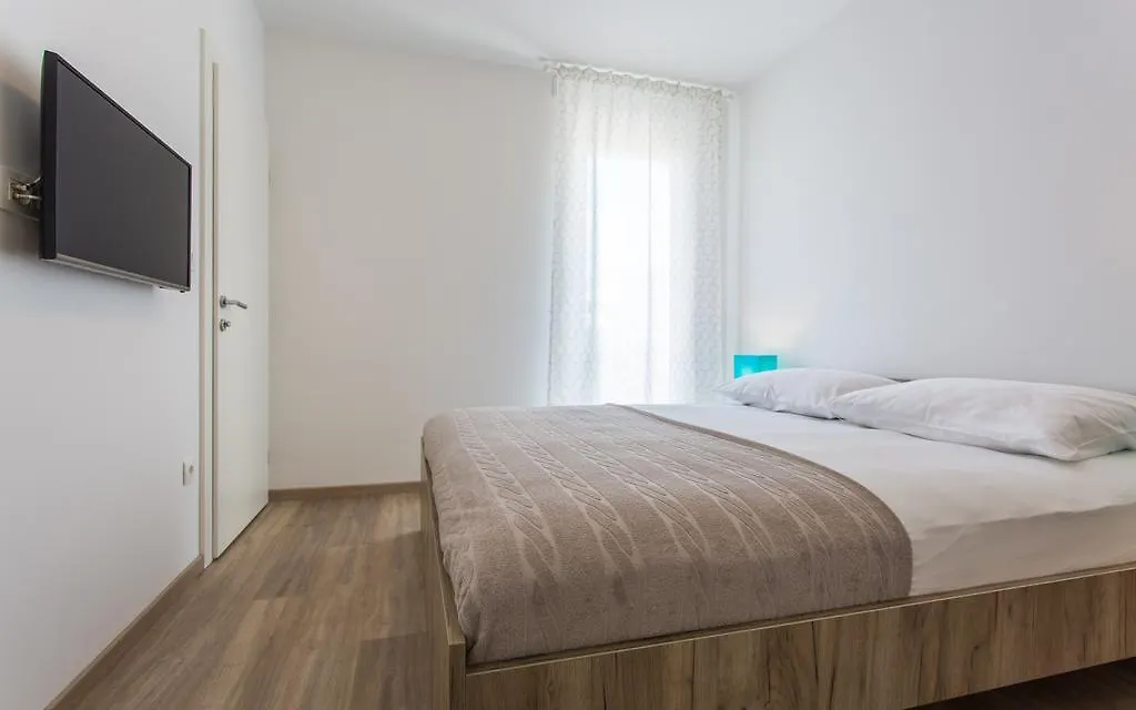 Apartments Viktorija Baska   Baska (Krk)