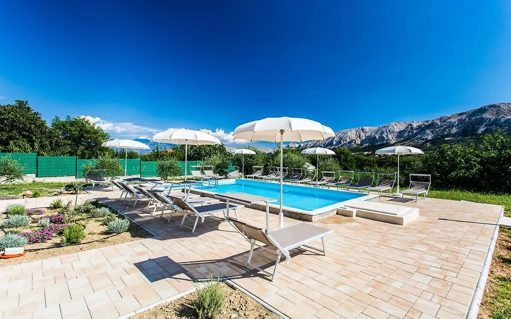 Apartments Viktorija Baska  Croatia
